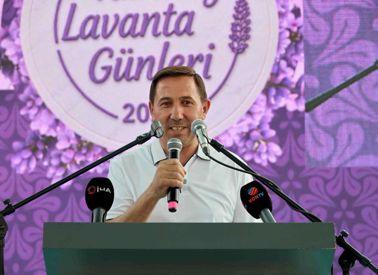 Konya’da lavanta festivali başladı! Binlerce kişi mor tarlalara akın etti 12